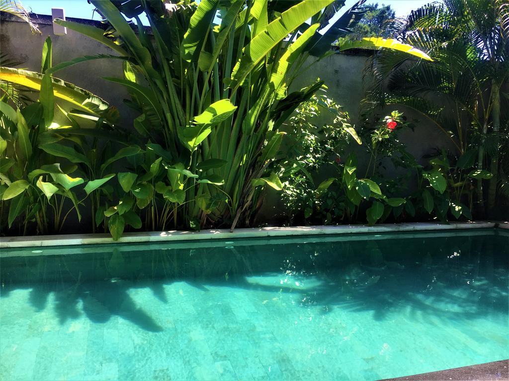Rumah Indah Villa Seminyak Rum bild