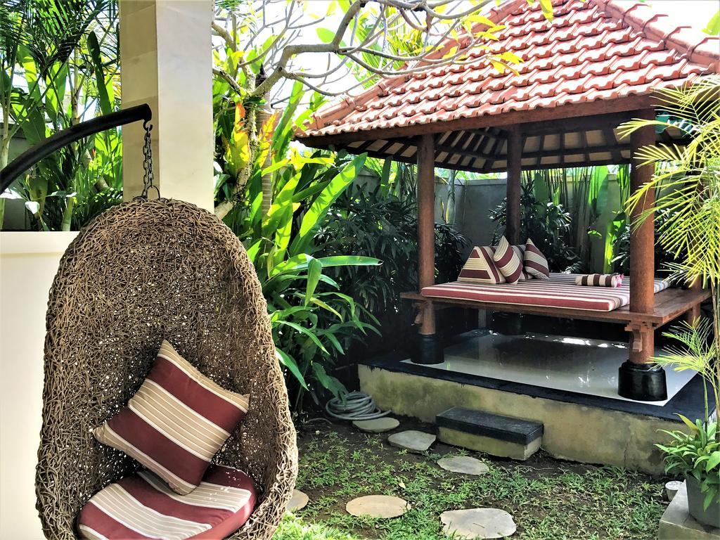 Rumah Indah Villa Seminyak Rum bild
